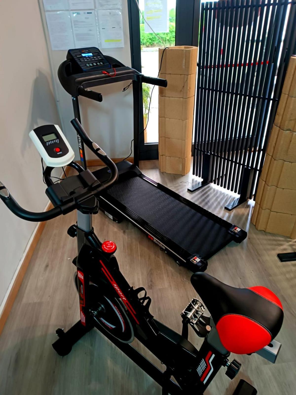 Hotel Fitness Parma Bagian luar foto